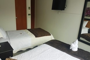 Habitación Triple - Hotel Santa Mónica - Fusagasuga, Cundinamarca - image - 3